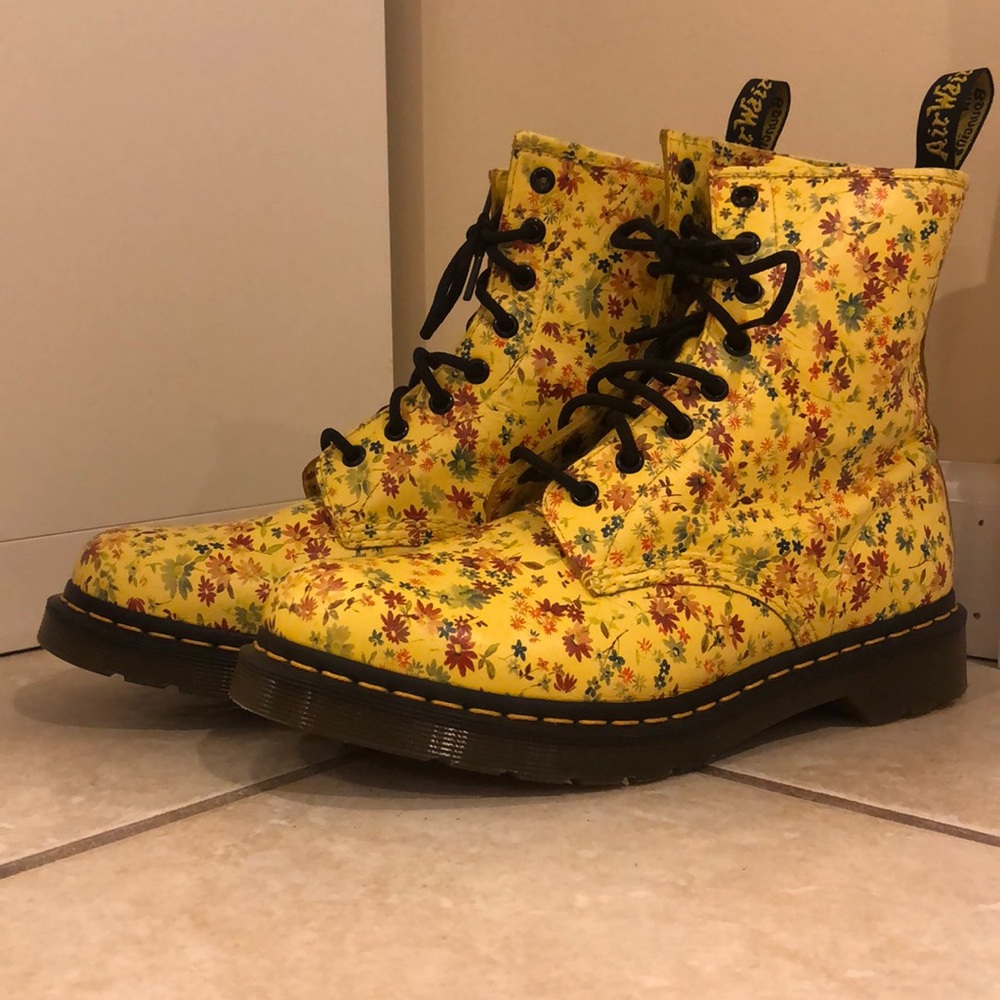 Dr. Martens 1460 W SUN YELLOW LITTLE FLOWERS Boots